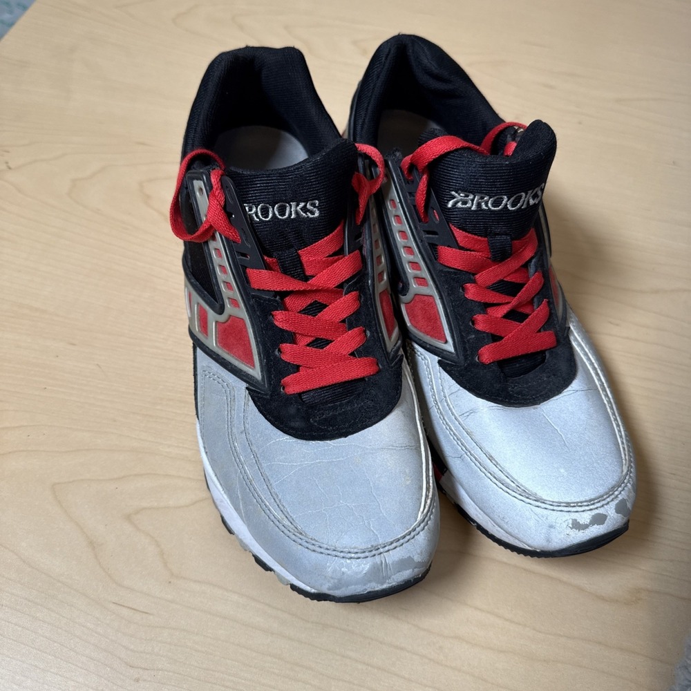Brooks‎ Running Shoes Mens 9 D Regent 1102051D010 Sneakers Red/Silver/Black